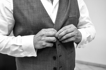 la préparation du marié le jour de son mariage 