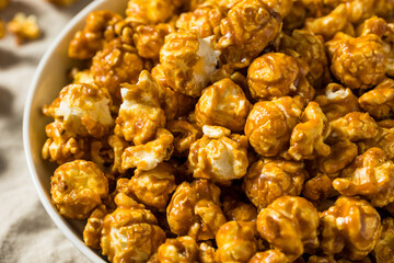 Homemade Caramel Pop Corn