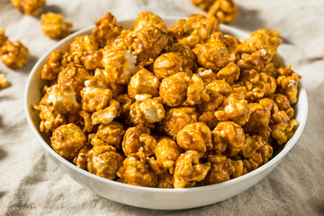 Homemade Caramel Pop Corn