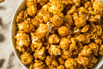 Homemade Caramel Pop Corn