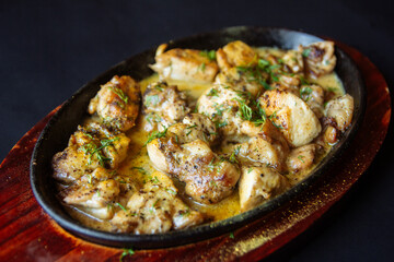 meat dish chicken in cream sauce