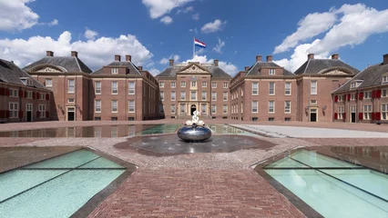 Fotobehang National Museum Paleis het Loo near Apeldoorn in the Netherlands. © Jan van der Wolf