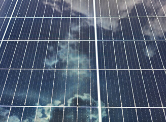Panele fotowoltaiczne, odnawailna i ekologiczna energia słoneczna. - obrazy, fototapety, plakaty