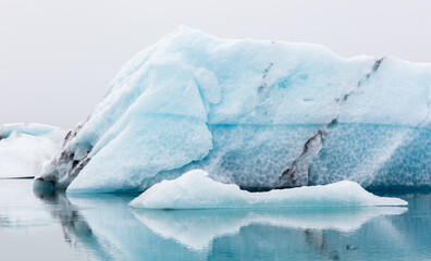 Fototapeta na wymiar Jokulsarlon is a large glacial lake in southeast Iceland - Ice breaking of a glacier