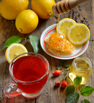 Rosehip tea with lemon and honey