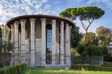 Fototapeta na wymiar The Temple of Hercules Victor (Hercules the Winner) is an ancient edifice located in the area of the Forum Boarium close to the Tiber in Rome, Italy.