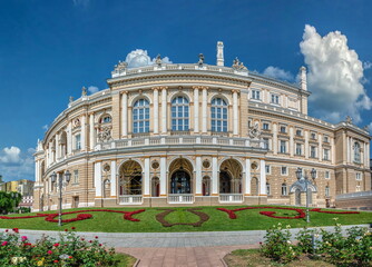 Fototapeta na wymiar the Opera and Ballet Theater in Odessa, Ukraine