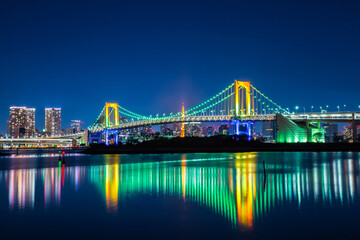 東京お台場レインボーブリッジのスペシャルライトアップ夜景