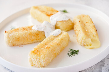 mozzarella sticks with cream sauce