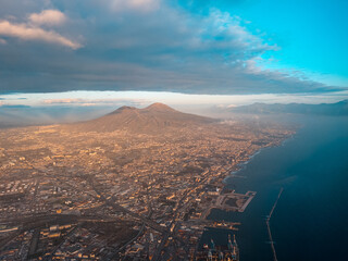 Neapel aus der Luft - 622195894