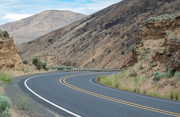 Empty country road in Washington State headed towards Yakima