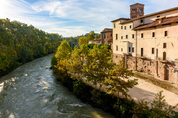 Fototapeta na wymiar Tiber river flowing through center of Rome, Italy