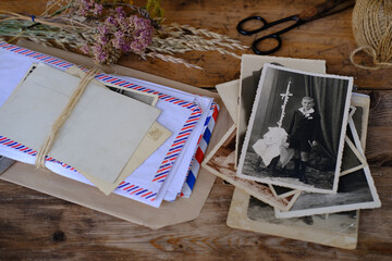 black old family photos, stack family vintage photographs, nostalgic sentimental pictures 50s, 40s...