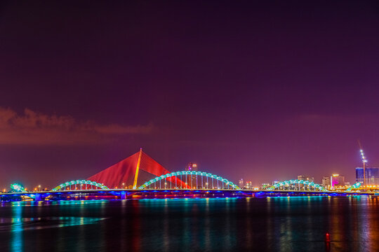 Dragon bridge at night