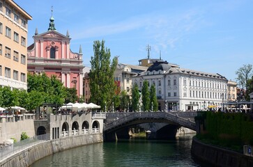 Fototapeta na wymiar Puente Triple en Liubliana, Eslovenia