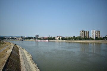 Fototapeta na wymiar ˝Novi Sad, Serbia - 07 11 2023: Danube River shore in Novi Sad on a sunny day˝