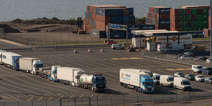 Liverpool, Merseyside, Englaand, UK. 8 June 2023.  Vehicles In Ferry Waiting And Parking Area Port Of Liverpool.