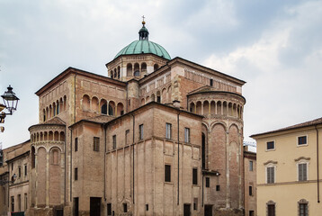 Fototapeta premium Parma Cathedral (Duomo) is a cathedral church in Parma, Emilia-Romagna (Italy)