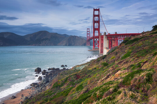 Image of Golden Gate Bridge in San Francisco, California at sunset.
