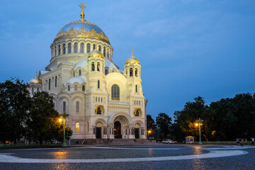 Fototapeta na wymiar Cupola of Naval St. Nicholas Cathedral in Kronstadt at night, Russia