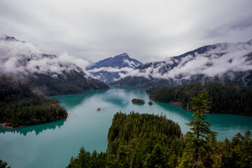 Fototapeta na wymiar Diablo Lake, North Cascades National Park, Washington