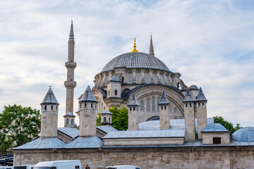 Fototapeta na wymiar Yeni Cami (New Mosque) in Eminonu Istanbul, Turkey