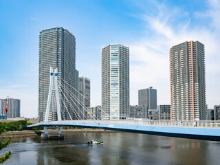 Fototapeta na wymiar 辰巳桜橋　東雲運河にからかる気持ちの良い歩道橋