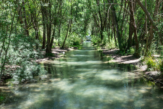 Vista del r&iacute;o Genil antes de llegar a Granada, Espa&ntilde;a