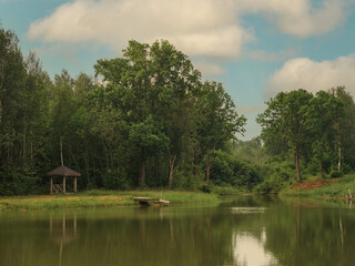 Fototapeta na wymiar pang ung, отражение сосны в озере, meahongson