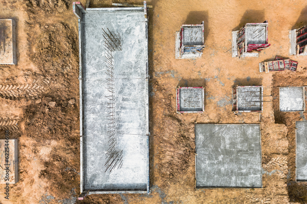 Poster monolithic reinforced concrete foundations for the construction of a large building. rostverk at the