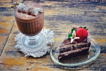 chocolate muffin with coffee