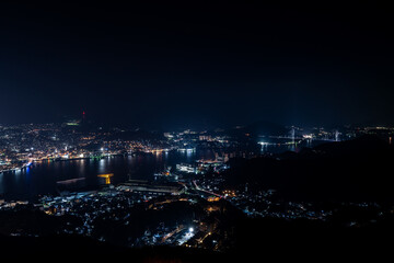 Fototapeta na wymiar 長崎稲佐山山頂展望台からの夜景