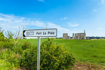 Obraz premium Fort La Prée sign near the Abbaye des Chateliers in La Flotte, France