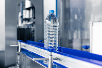 clean drinking water bottled in food and beverage Reverse Osmosis System hygiene factory production conveyor belt line
