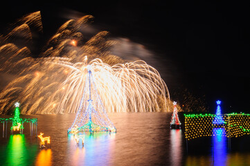 榛名湖イルミネーションフェスタの湖上花火