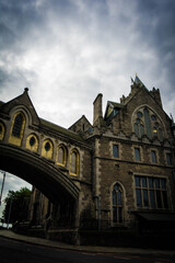 Fototapeta premium arch of christ church in dublin