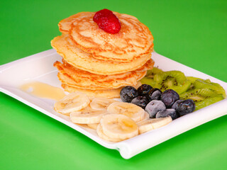 Panqueques Frutales Variados: Un Desayuno Delicioso y Colorido