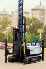 Drilling self-propelled equipment for drilling wells.