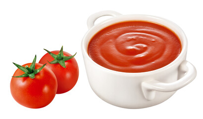 tigela com molho de tomate ao sugo acompanhado com tomates frescos vermelhos isolado em fundo...