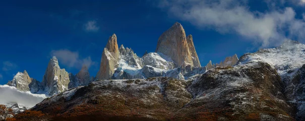 Papier Peint photo autocollant Cerro Torre paisajes patagonicos en el Chalten, monte Fitz Roy y cerro Torre
