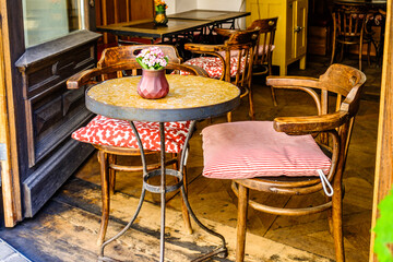 sidewalk restaurant in italy