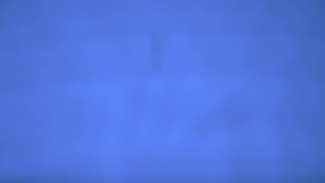水面に落ちる水滴4K5倍スローモーション