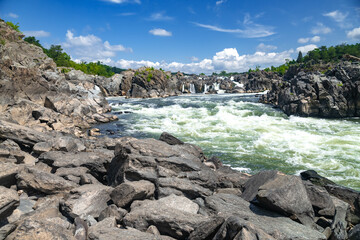 Fototapeta na wymiar Rough rapids of the Potomac River in Virginia National Park