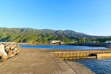 Fototapeta premium 夕暮れの底土海水浴場