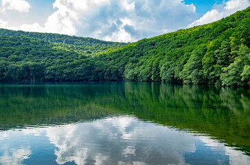Fototapeta premium lake and mountains