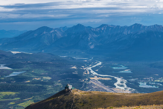 Arrival station of Jasper Skytram on Mount Whistler for Whistler Mountain hike, Jasper national park, Canada.