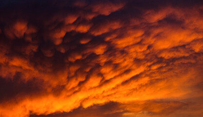 Fototapeta premium Panoramic views of the skyline at sunset and dusk. The sky during sunset is cloudy with many colors and beautiful cloud patterns.