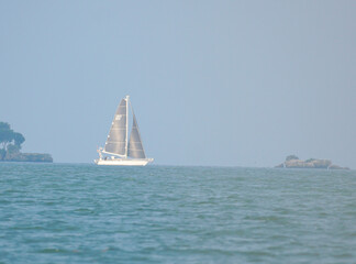 Obraz premium Sailboat on Lake Erie