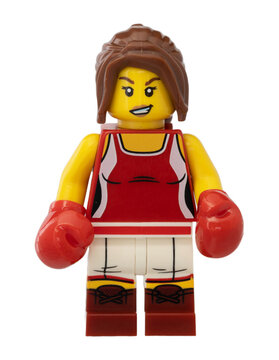 Dortmund - Deutschland 12. Juli 2023 Lego Minifigure Boxerin mit Boxhandschuhen