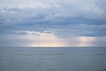 Obraz premium clouds over the sea